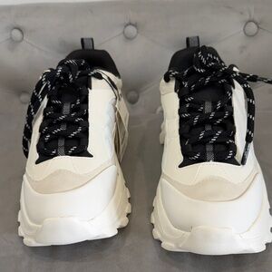 Zara Black and White Men's Sneakers